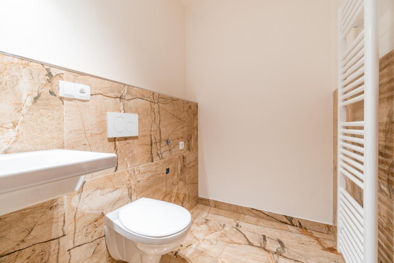 Penthouse # 81 With Panoramic City View In Elite Rezidence With Free Parking プラハ エクステリア 写真