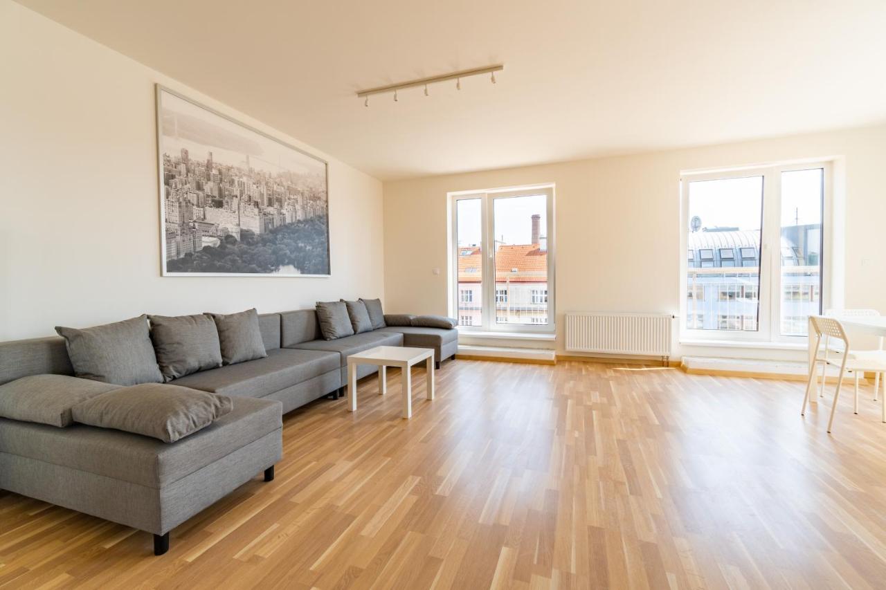 Penthouse # 81 With Panoramic City View In Elite Rezidence With Free Parking プラハ エクステリア 写真
